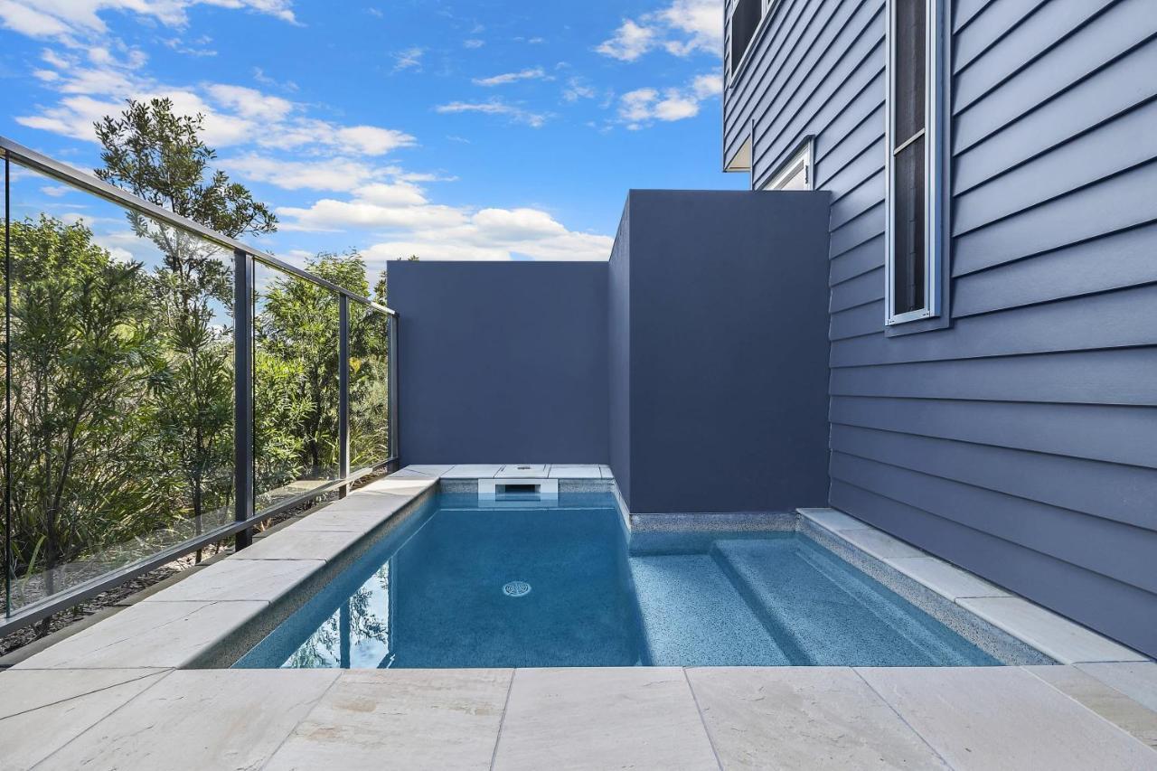 Welcoming Lakeside Getaway With Waterviews, Wifi, Pool & Park Mooloolaba Bagian luar foto